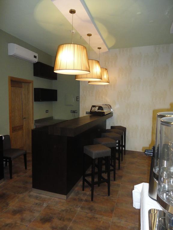 Confort Hotel 3*